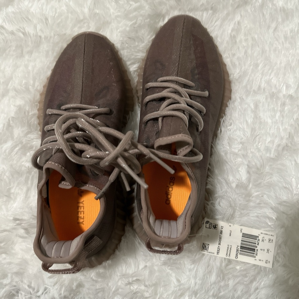 adidas Yeezy boost 350 v2 sneaker purple men’s 6.5 women’s 8